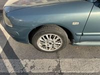 Gebraucht Mitsubishi Carisma 103 PS (75 kW) 2004 Grün Limousine