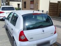 Second-hand Renault Clio II 75 CP (55 kW) 2011 Alb Hatchback