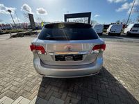 Gebraucht Toyota Avensis Edition 124 PS (91 kW) 2014 Silber Kombi