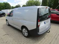 Gebraucht VW Caddy Basis 131 PS (96 kW) 2023 Reflexsilber Van / Kleinbus