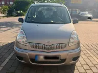 Gebraucht Toyota Yaris Verso 87 PS (63 kW) 2005 Grau Van / Kleinbus