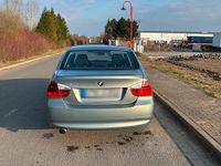 Gebraucht BMW 320 150 PS (110 kW) 2006 Blau Limousine