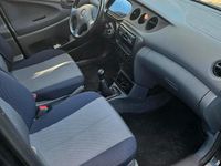 Gebraucht Daihatsu YRV 87 PS (63 kW) 2001 Schwarz Van / Kleinbus