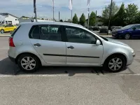 Second-hand VW Golf IV 102 CP (75 kW) 2004 Argintiu Berlinǎ