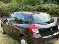 Gebraucht Renault Clio 74 PS (54 kW) 2010 Schwarz Kleinwagen