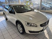 Gebraucht Volvo V60 CC Kinetic 150 PS (110 kW) 2016 Weiß Kombi