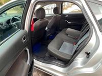 Gebraucht Ford Mondeo 125 PS (91 kW) 2010 Silber Limousine