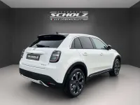Neu Fiat 600 La Prima 110 PS (80 kW) 2025 Gelato weiß SUV