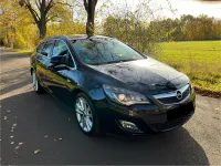 Gebraucht Opel Astra 140 PS (102 kW) 2011 Schwarz Kombi