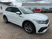 Gebraucht VW Tiguan R-line 150 PS (110 kW) 2024 Pure white SUV