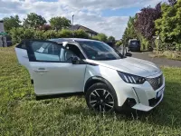 Gebraucht Peugeot e-2008 GTi 99 kW (135 PS) 2022 Weiß SUV