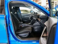 Gebraucht Peugeot e-2008 Active 100 kW (136 PS) 2022 Blau / vertigo blau SUV
