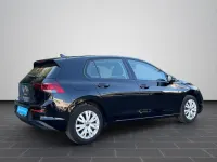 Gebraucht VW Golf VIII Life 116 PS (85 kW) 2024 Deep black perleffekt (metallic) Limousine
