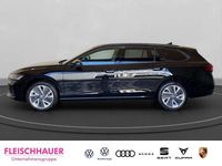 Neu Skoda Superb Selection 150 PS (110 kW) 2026 Ebony schwarz metallic Kombi