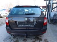 Gebraucht Skoda Superb Ambition 125 PS (91 kW) 2011 Braun Kombi