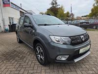 Gebraucht Dacia Sandero Celebration 90 PS (66 kW) 2018 Grau Limousine