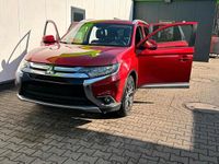 Gebraucht Mitsubishi Outlander 150 PS (110 kW) 2016 Rot SUV