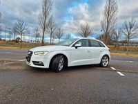 Używany Audi A3 125 KM (91 kW) 2014 Biały Sedan/Limuzyna