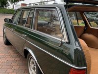 Gebraucht Mercedes 200 109 PS (80 kW) 1983 Grün Kombi