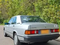 Gebraucht Mercedes 190 72 PS (52 kW) 1984 Silber Limousine