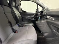 Używany Opel Combo 102 KM (75 kW) 2023 Biały Minivan