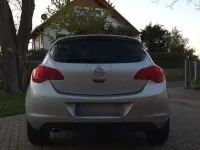 Gebraucht Opel Astra Edition 140 PS (102 kW) 2011 Silber Kombi