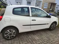 Gebraucht Renault Clio II 75 PS (55 kW) 2009 Weiß Limousine