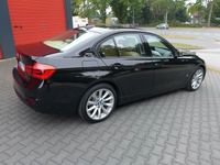 gebraucht BMW 330e iPerformance Sport Line Top gepfl. NUR