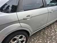 Gebraucht Ford Focus 116 PS (85 kW) 2011 Silber Limousine