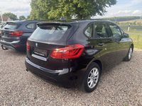 Gebraucht BMW 218 Performance 140 PS (102 kW) 2018 Blau Van / Kleinbus