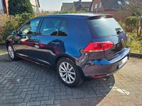 Gebraucht VW Golf VII LOUNGE 125 PS (91 kW) 2015 Blau Limousine