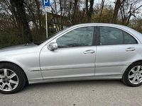 Gebraucht Mercedes 220 150 PS (110 kW) 2005 Silber Limousine