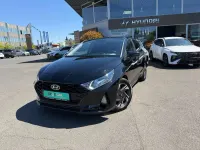 Gebraucht Hyundai i20 Trend 101 PS (74 kW) 2023 Phantom black / met Kleinwagen