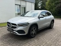 Gebraucht Mercedes GLA180 Progressive 136 PS (100 kW) 2020 Silber SUV