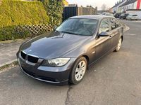 Gebraucht BMW 320 150 PS (110 kW) 2005 Grau Limousine