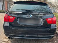 Gebraucht BMW 330 245 PS (180 kW) 2010 Schwarz Kombi