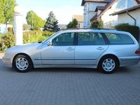 Gebraucht Mercedes E220 Classic 143 PS (105 kW) 2001 Silber Limousine