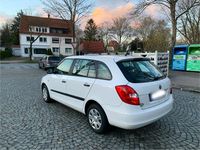 Gebraucht Skoda Fabia 75 PS (55 kW) 2011 Weiß Kombi