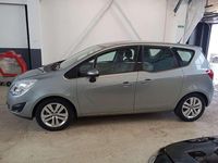 Gebraucht Opel Meriva 101 PS (74 kW) 2011 Silbersee/perl silber (m2) Van / Kleinbus