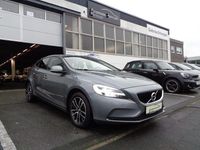 Gebraucht Volvo V40 Momentum 120 PS (88 kW) 2019 Grau Limousine