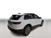 Gebraucht Audi Q6 e-tron Comfort 284 kW (387 PS) 2024 Gletscherweiß metallic SUV
