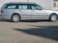 Usata Mercedes E220 150 CV (110 kW) 2002 Argento Station wagon
