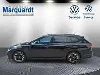 Gebraucht VW Golf VIII R-line 150 PS (110 kW) 2025 Schwarz Kombi