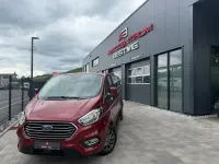 Gebraucht Ford Tourneo Titanium 131 PS (96 kW) 2021 Rot Van / Kleinbus