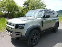 Gebraucht Land Rover Defender SE Dynamic 300 PS (220 kW) 2022 Grün SUV