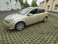 Używany Opel Astra 105 KM (77 kW) 2004 Żółty Sedan/Limuzyna