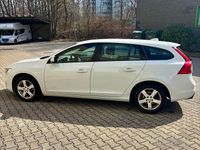 Gebraucht Volvo V60 R-Design 150 PS (110 kW) 2018 Weiß Kombi