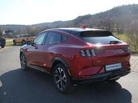 Gebraucht Ford Mustang Mach-E Basis 197 kW (269 PS) 2022 Lucidrot metallic SUV