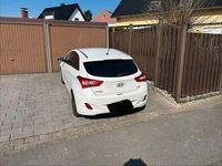 Gebraucht Hyundai i30 Passion 110 PS (80 kW) 2016 Weiß Limousine