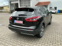 Gebraucht Nissan Qashqai N-Connecta 131 PS (96 kW) 2018 Schwarz SUV
